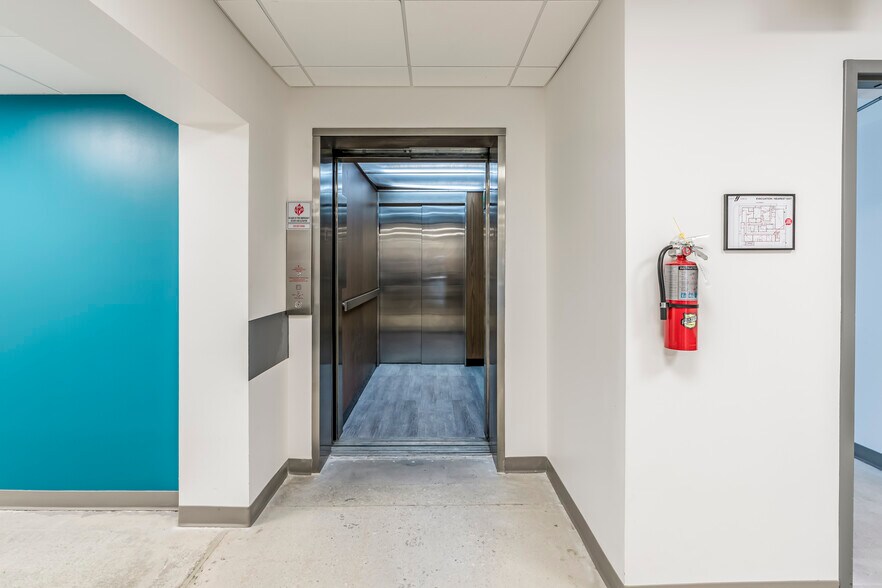 More Photos Of 1014 N Dixie Hwy, Lake Worth Beach Loft Creative Space For Sale