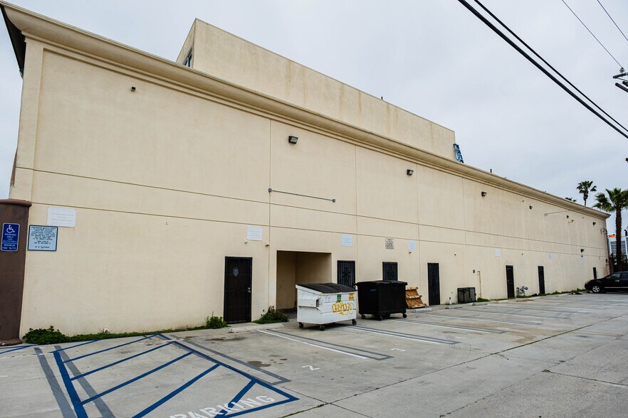 More Photos Of 5470 E 2nd St, Long Beach Storefront For Lease