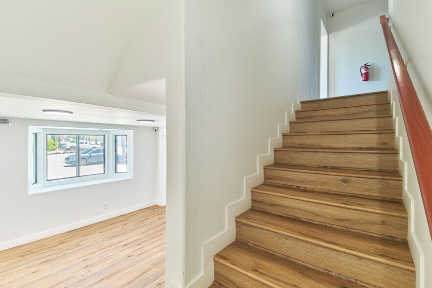 More Photos Of 586 Bonanza Trail, Big Bear Lake Office Residential For Sale