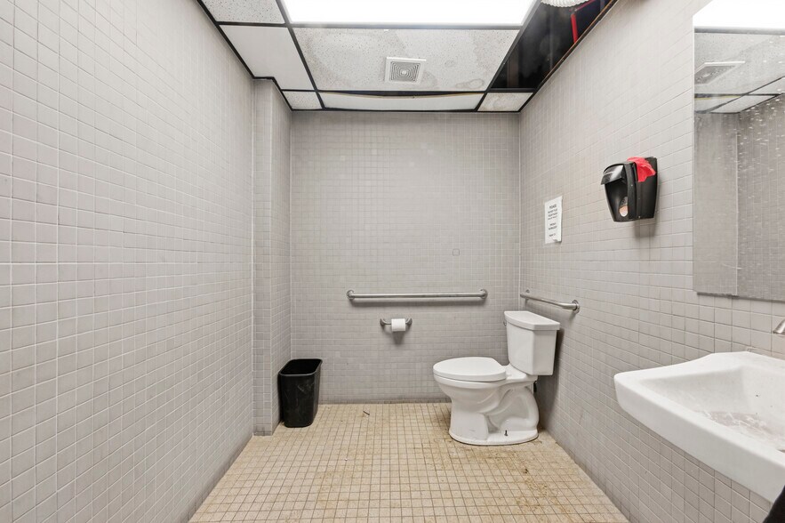 More Photos Of 200 Meacham Ave, Elmont Warehouse For Lease