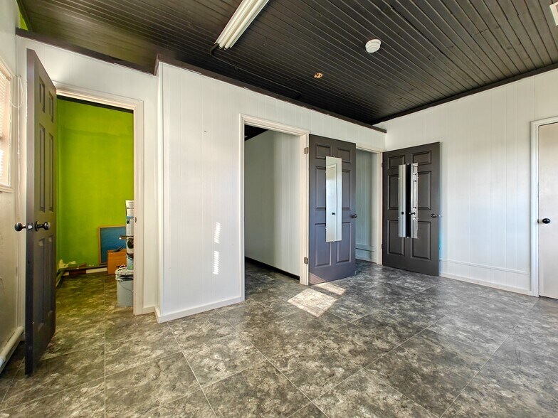 More Photos Of 433 Cedar St, Gleason Specialty For Sale