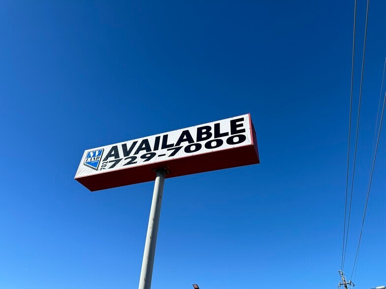 More Photos Of 6665 E Lake Mead Blvd, Las Vegas General Retail For Lease