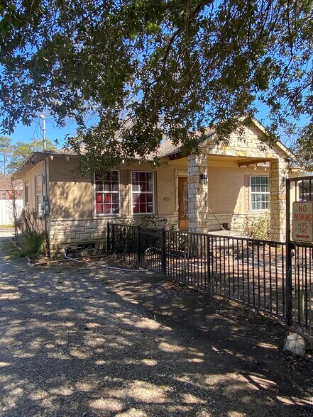 More Photos Of 828 Oak St, Houston Specialty For Sale