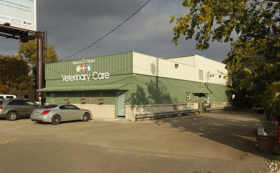 More Photos Of 12117 Menchaca Rd, Austin Veterinarian Kennel For Sale