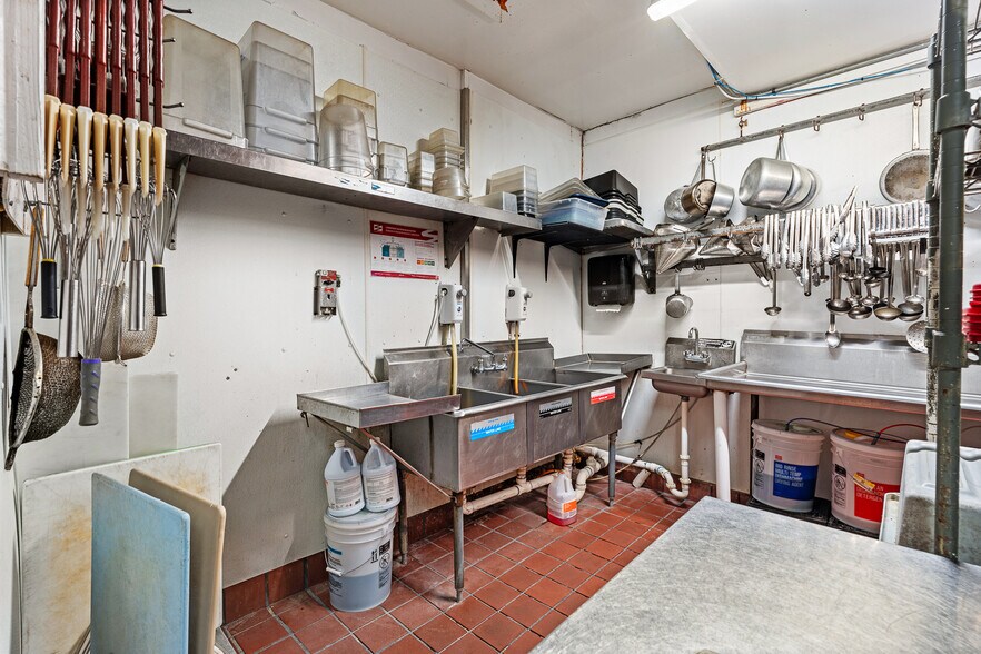 More Photos Of 108 Anastasia Blvd, Saint Augustine Restaurant For Sale