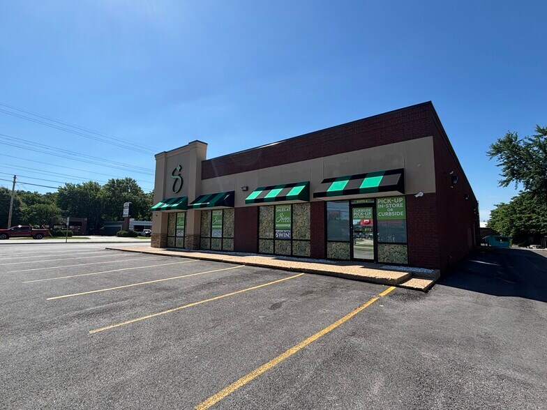 More Photos Of 1011 S Glenstone Ave, Springfield Freestanding For Lease