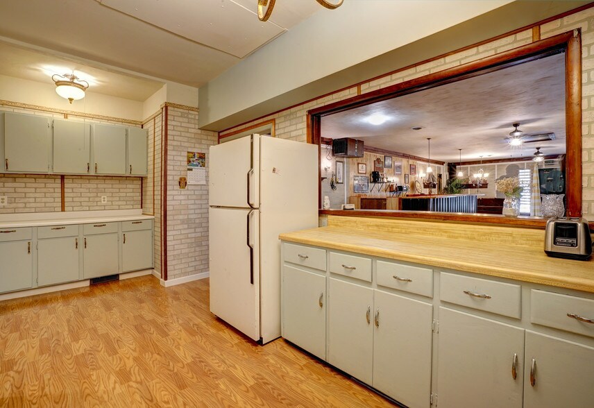 More Photos Of 315 2nd St, Morrow Lodge Meeting Hall For Sale