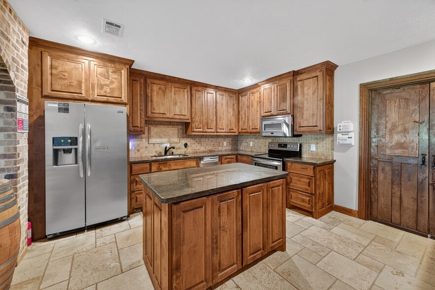More Photos Of 14773 Coon Rd, Winnie Storefront Retail Residential For Sale