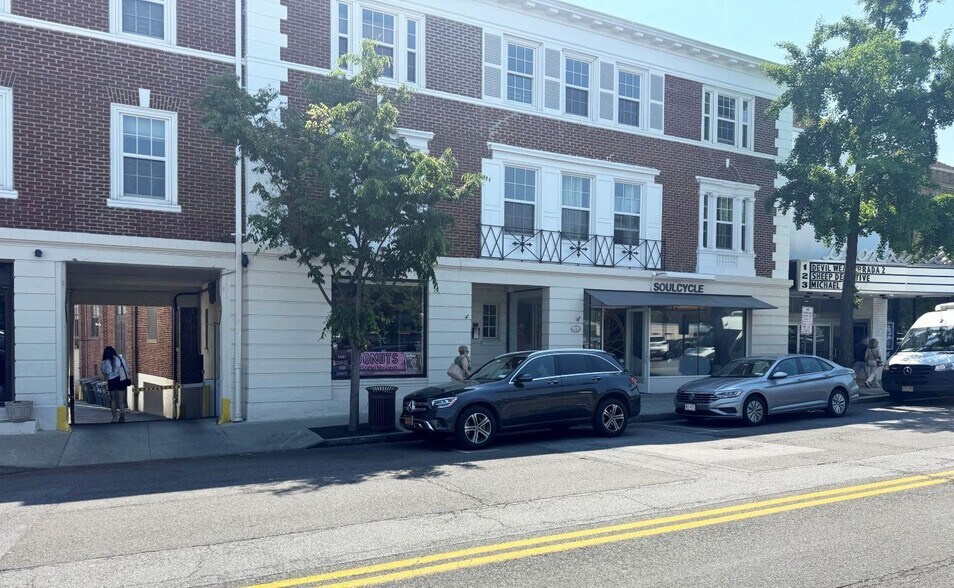 More Photos Of 94-112 Kraft Ave, Bronxville Office For Lease