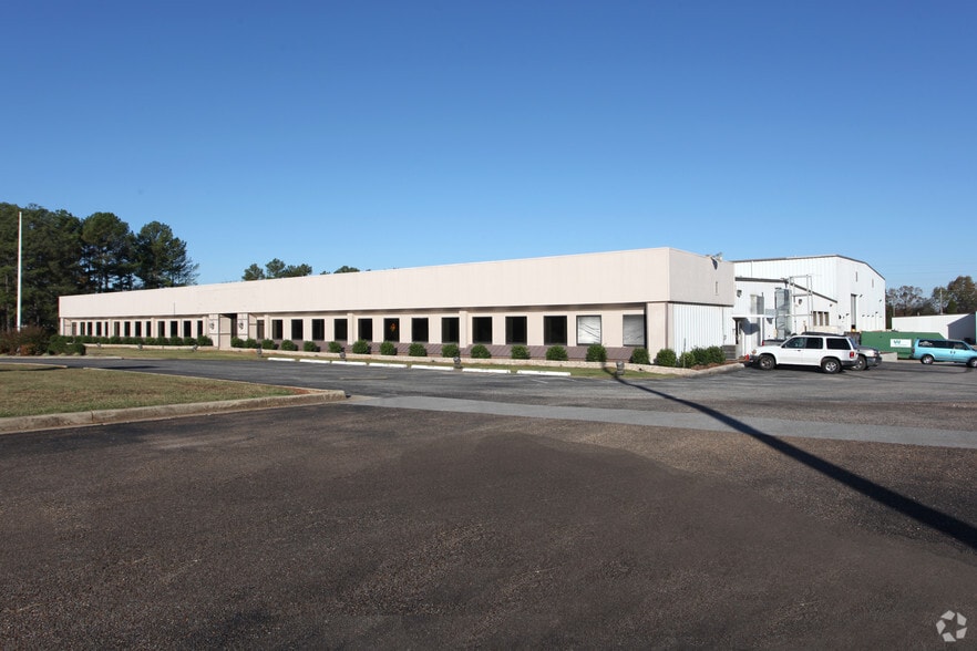 Primary Photo Of 7272 Governors Dr NW, Huntsville Warehouse For Lease