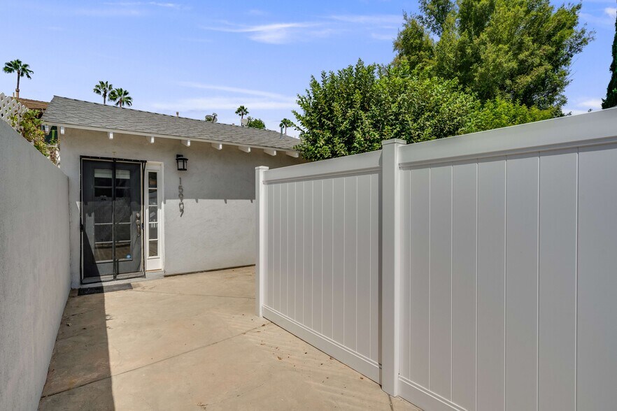 More Photos Of 15907 Enadia Way, Van Nuys Apartments For Sale