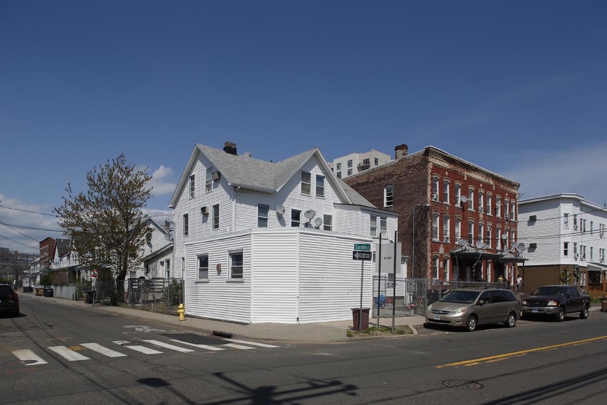 Primary Photo Of 134 Henry St, Stamford Apartments For Sale