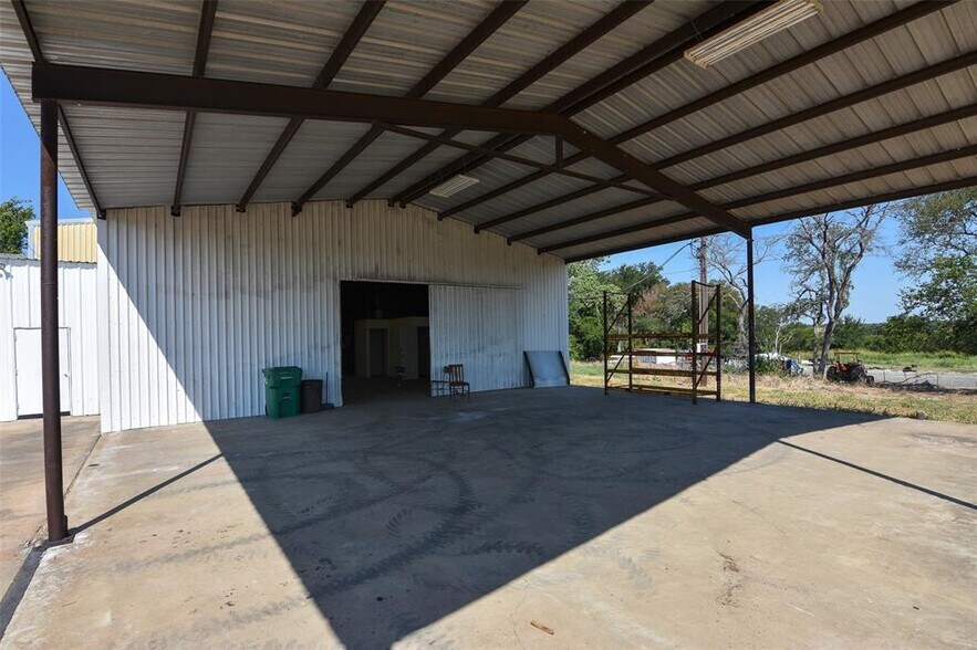 More Photos Of 3554 S Robinson Dr, Robinson Warehouse For Sale