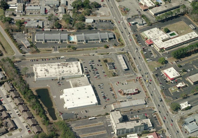 More Photos Of 5000 Market St, Wilmington Schools For Lease