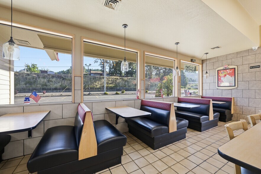 More Photos Of 47720 Or-58 Hwy, Oakridge Fast Food For Sale