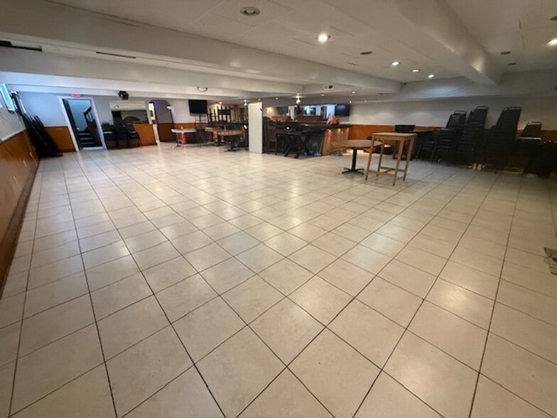 More Photos Of 32 Beers St, Bridgeport General Retail For Sale