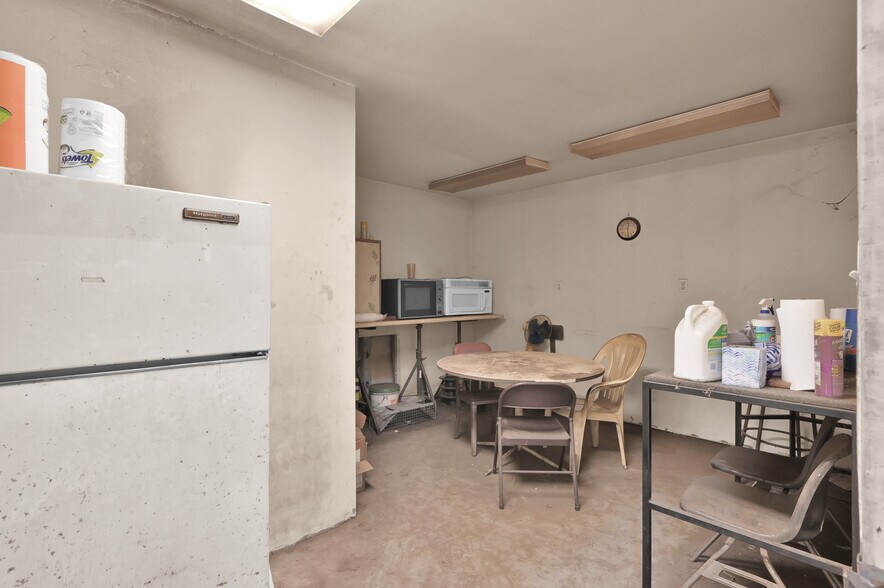 More Photos Of 480 Bowling rd, Pointblank Manufacturing For Sale