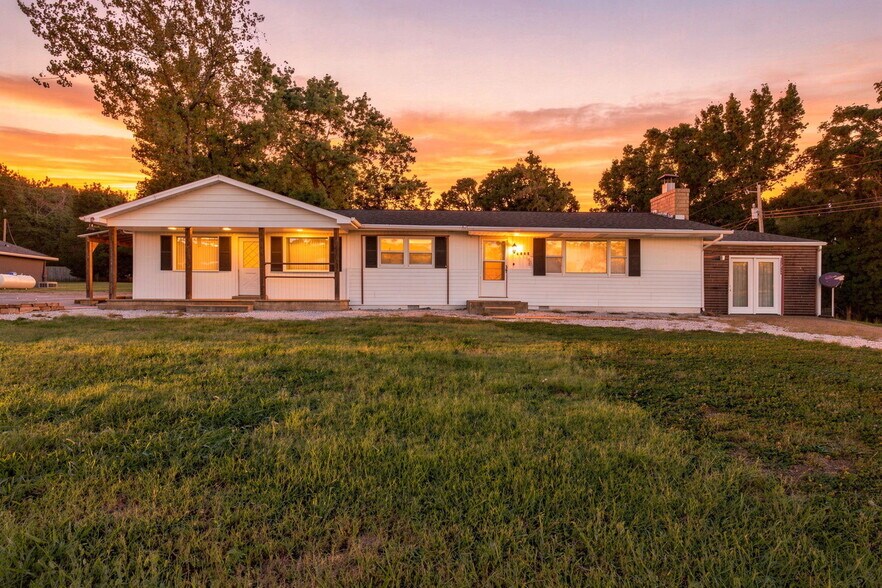 More Photos Of 3741 State Rte 30 Hwy, Lonedell Multifamily For Sale