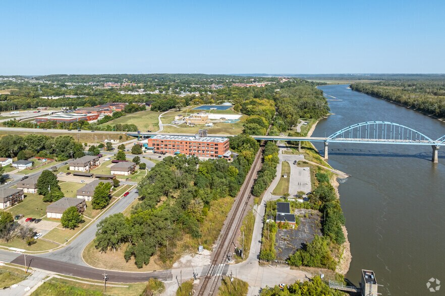 More Photos Of 1100 N 2nd St, Leavenworth Apartments For Sale