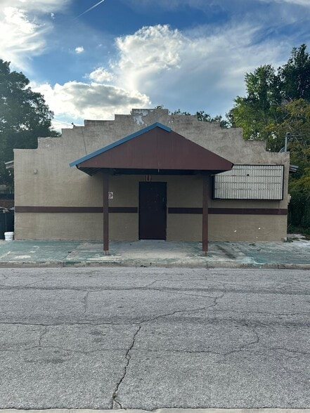 Primary Photo Of 147 B St, Lake Wales Flex For Sale