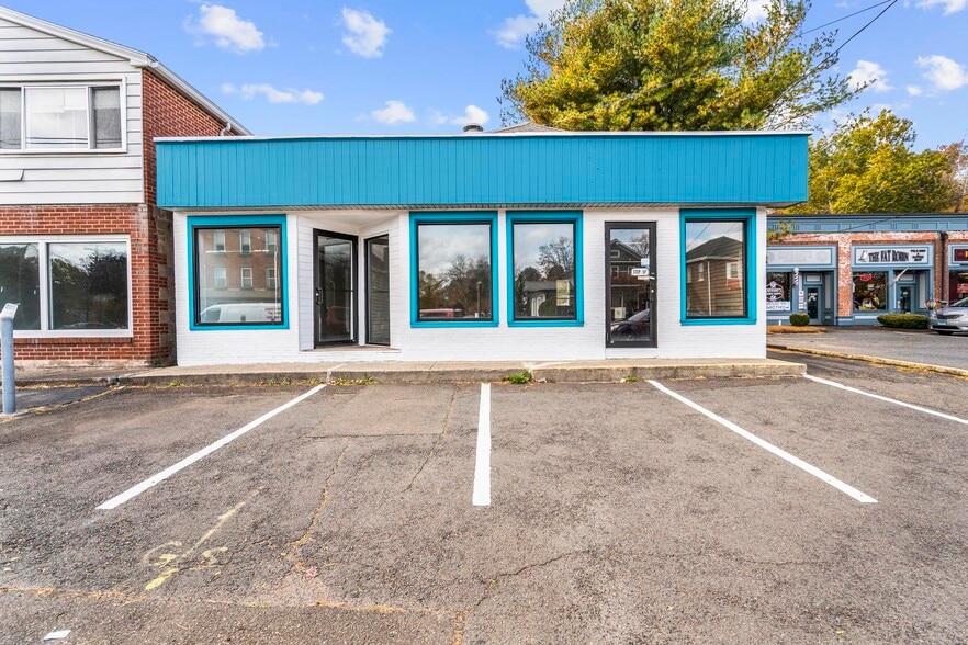 More Photos Of 2980 Whitney Ave, Hamden Storefront Retail Office For Lease