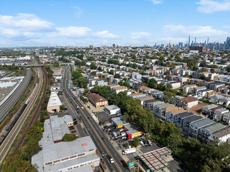 More Photos Of 746-748 Tonnele Ave, Jersey City Storefront Retail Office For Lease