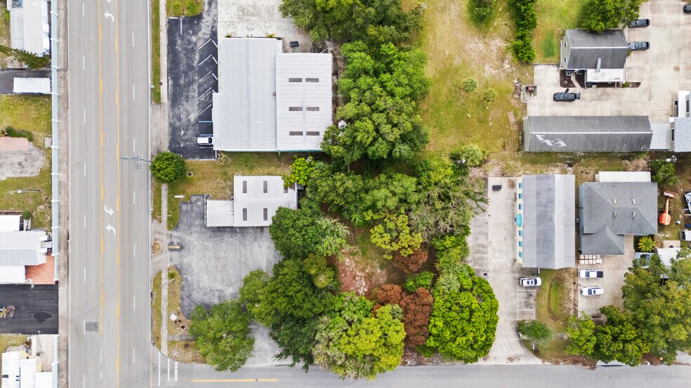 More Photos Of 725 12th St, Vero Beach Auto Repair For Sale