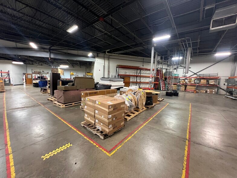More Photos Of 5739 Professional Cir, Indianapolis Warehouse For Sale