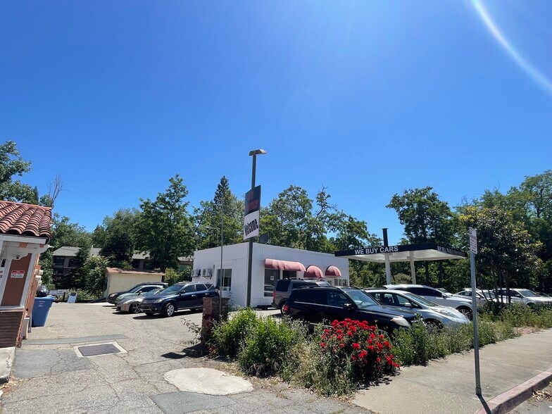 More Photos Of 3212 Danville Blvd, Alamo Storefront Retail Residential For Sale