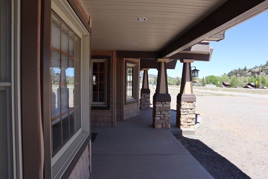 More Photos Of 173 Frontage Rd, South Fork Freestanding For Lease