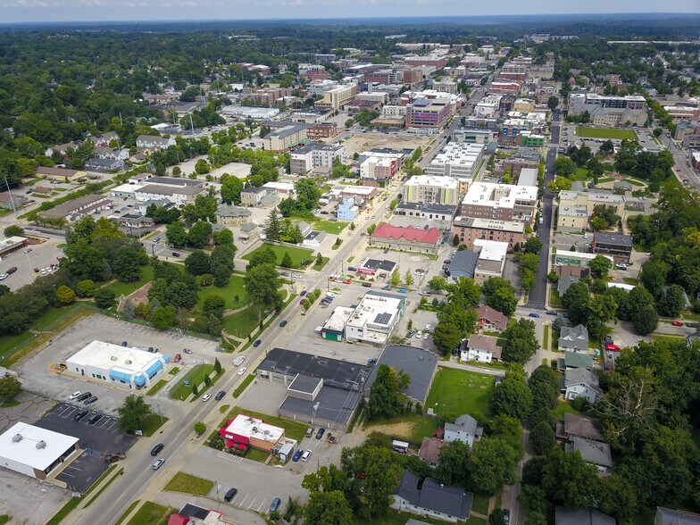 More Photos Of 515 S Walnut St, Bloomington Storefront For Sale