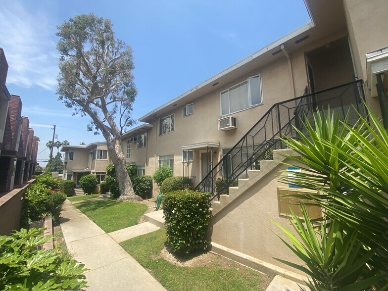 More Photos Of 1235 N Brand Blvd, Glendale Apartments For Sale