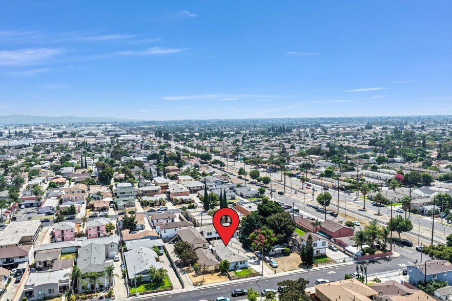More Photos Of 6142 Vinevale Ave, Maywood Apartments For Sale
