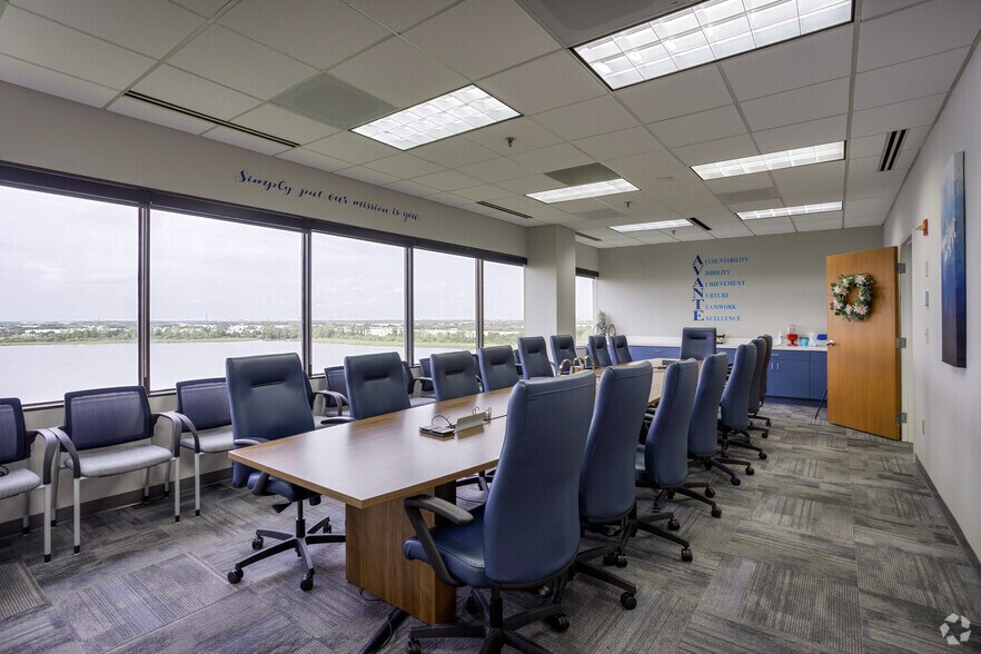 More Photos Of 5900 Lake Ellenor Dr, Orlando Office For Sale