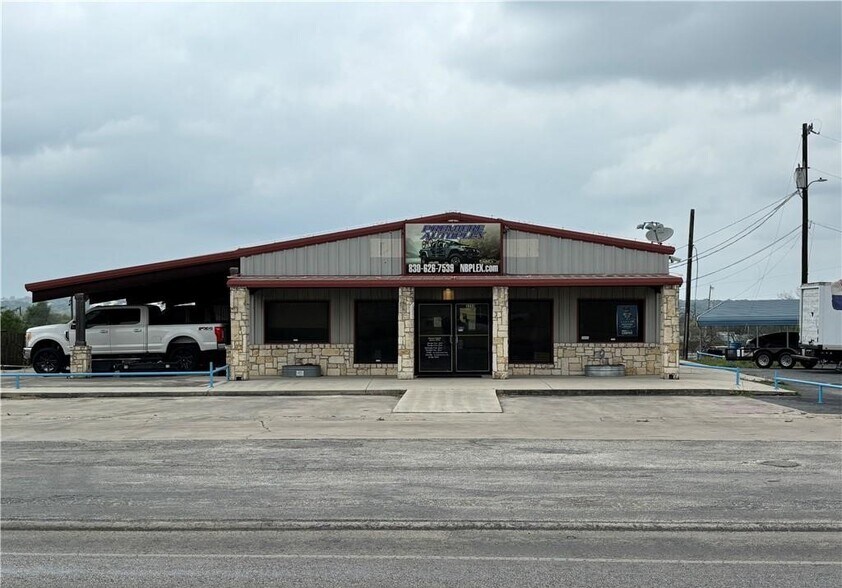 More Photos Of 2250 S IH-35, New Braunfels Auto Dealership For Sale
