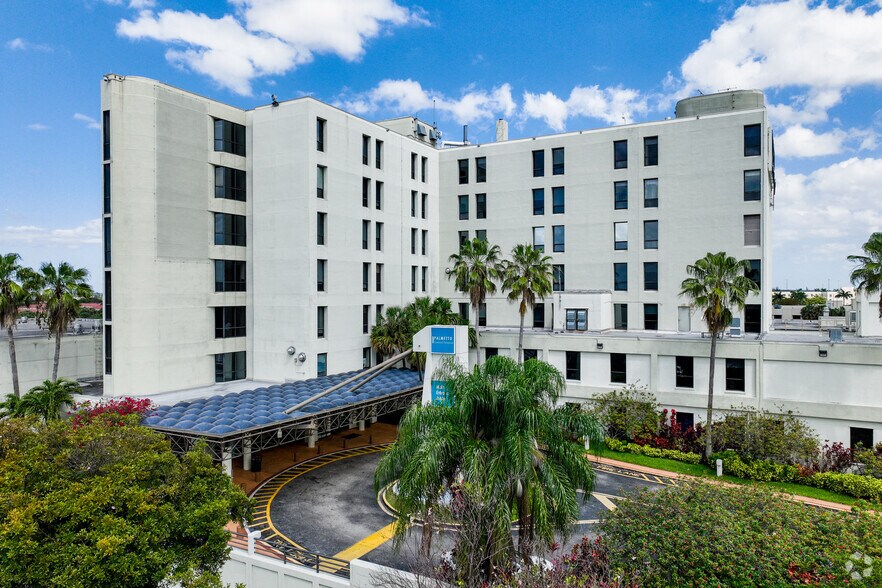 More Photos Of 7100 W 20th Ave, Hialeah Medical For Lease