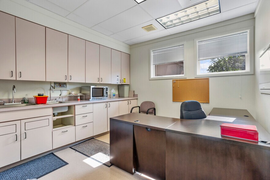 More Photos Of 911 S Washington St, Kennewick Medical For Lease