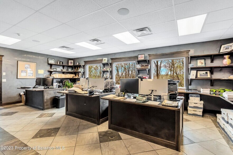 More Photos Of 7 Oakwood Dr, Scranton Storefront Retail Office For Sale