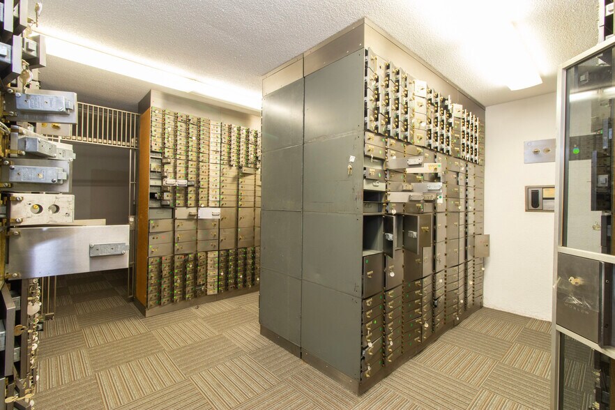 More Photos Of 45 S Main St, Branford Bank For Sale