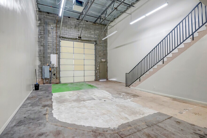 More Photos Of 4521 E Jensen St, Mesa Light Manufacturing For Lease