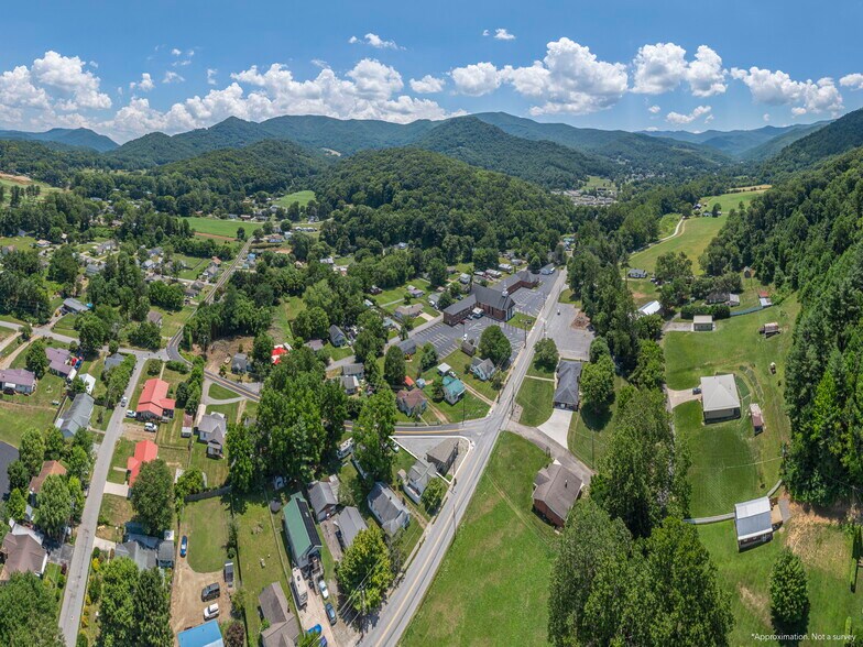 More Photos Of 491 Allens Creek Rd, Waynesville Medical For Lease