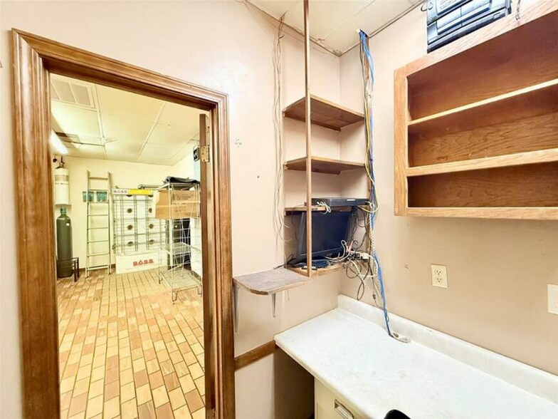 More Photos Of 1103 N Arkansas Ave, Russellville Freestanding For Sale