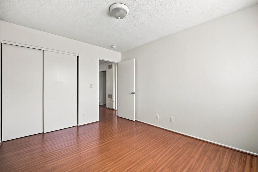 More Photos Of 927 S Berendo St, Los Angeles Apartments For Sale