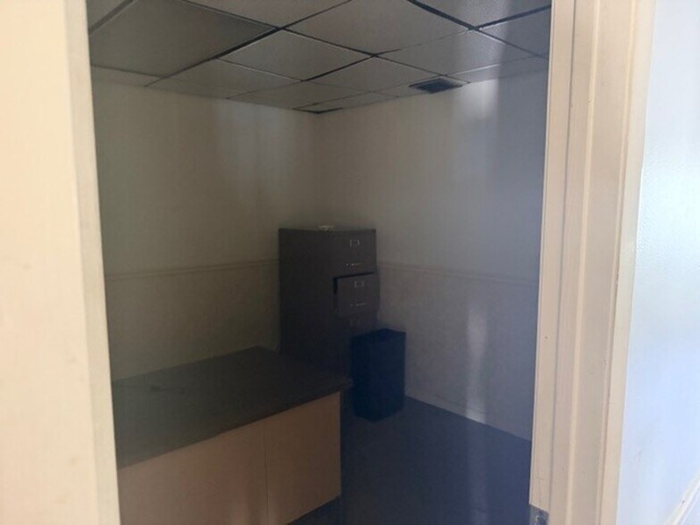 More Photos Of 123 East Coast Ave, Hypoluxo Light Distribution For Lease