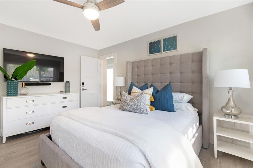 More Photos Of 5821 NE 14th Way, Fort Lauderdale Flex For Sale