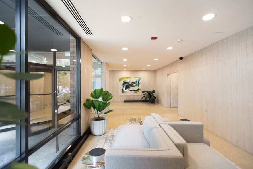 Primary Photo Of 40 E Huron St, Chicago Office For Lease