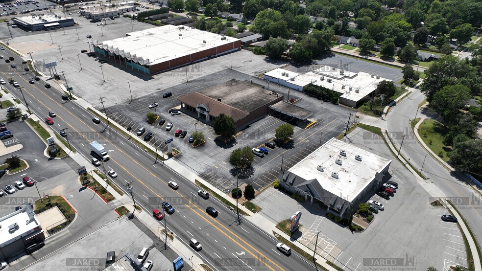 More Photos Of 1615 S Glenstone Ave, Springfield Bank For Lease