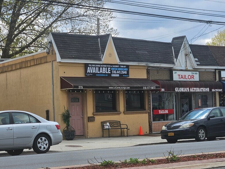 More Photos Of 279 Hillside Ave, Williston Park Bar For Sale
