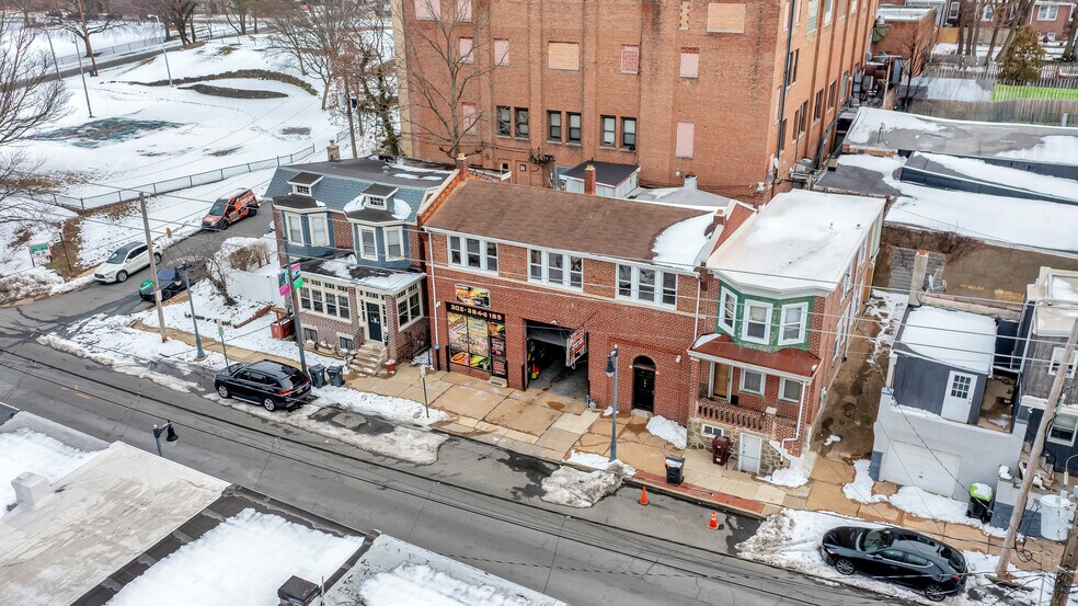 More Photos Of 804 N Lincoln St, Wilmington Storefront Retail Residential For Sale