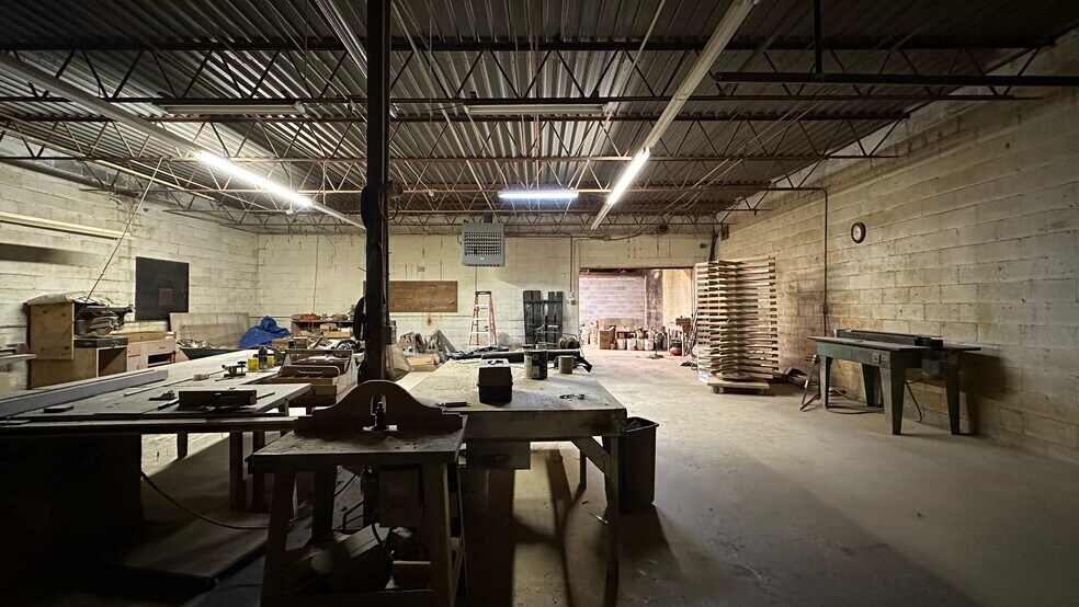 More Photos Of 7705 67th St S, Birmingham Flex For Lease